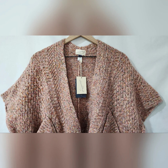 Universal Thread NWT Women's Ruana Sweater Cape OSFM Hot Coral Knit Autumn Warm - Picture 7 of 7